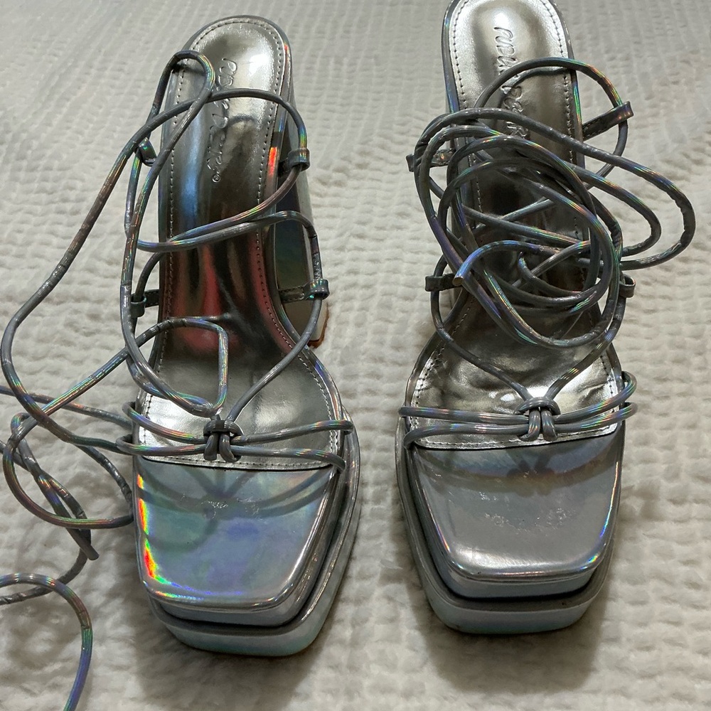 Heels - Picture 7 of 7